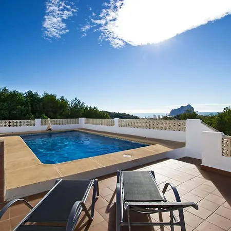 Cecilia - Plusholidays Vila Calpe