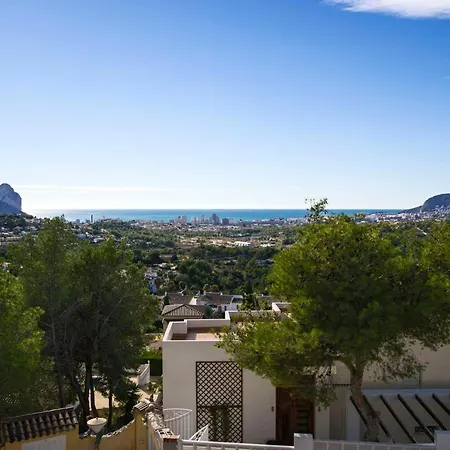Cecilia - Plusholidays Vila Calpe