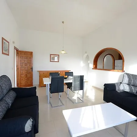 Cecilia - Plusholidays Vila Calpe